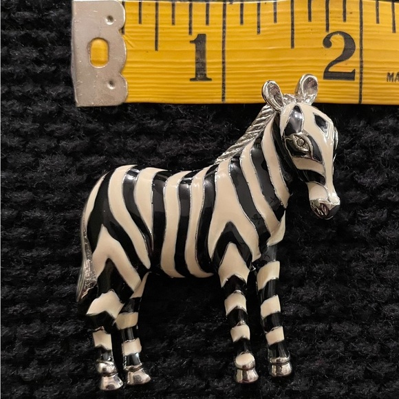 Vintage Enamel Zebra Pin - Picture 3 of 4
